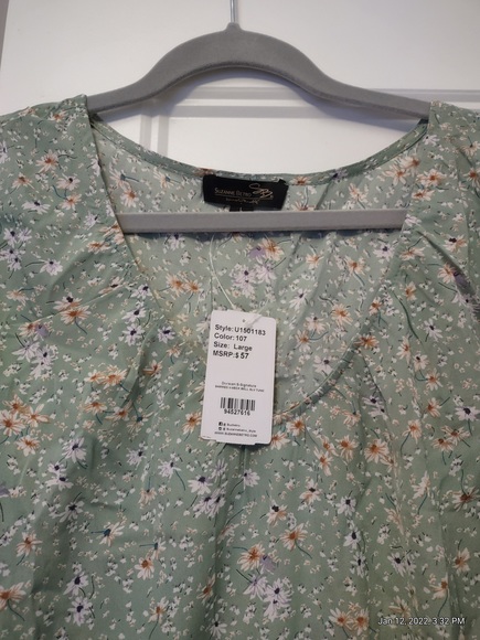 Suzanne Betro (NWT) Signature Series Ladies Blouse - Picture 2 of 4